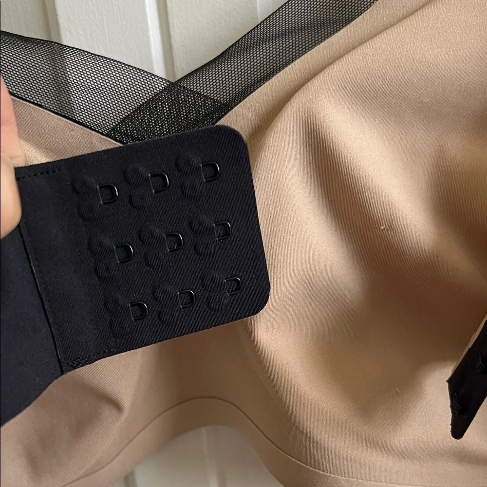 Honeylove Black Crossover Bra - Picture 6 of 7